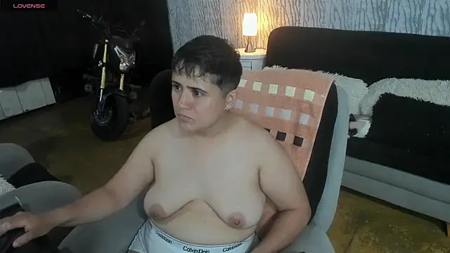 SophiaKnox online show from 02/18/26, 12:06