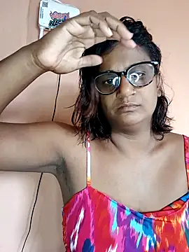 Snapshot of indianstrawberrylips4u chatting on 02/18/26, 05:47 indianstrawberrylips4u online show from 02/18/26, 05:47