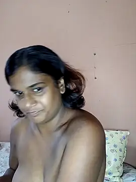 Snapshot of indianstrawberrylips4u chatting on 02/27/26, 05:07 indianstrawberrylips4u online show from 02/27/26, 05:07