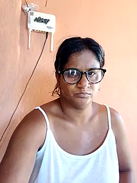 indianstrawberrylips4u online show from 03/05/26, 06:31