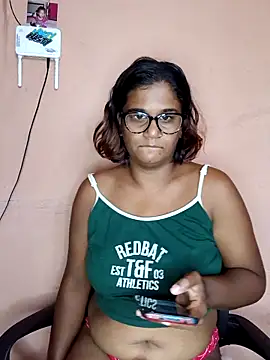 indianstrawberrylips4u online show from 04/02/26, 04:43