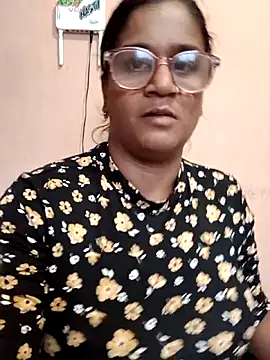 indianstrawberrylips4u online show from 05/01/26, 02:43