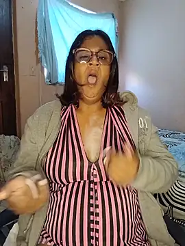 indianstrawberrylips4u online show from 06/01/26, 06:48