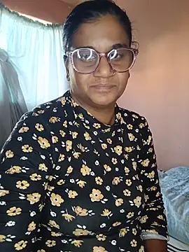 Snapshot of indianstrawberrylips4u chatting on 07/06/26, 09:17 indianstrawberrylips4u online show from 07/06/26, 09:17
