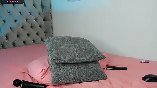 Snapshot of eva_cutee_ chatting on 04/26/26, 01:25 eva cutee online show from 04/26/26, 01:25