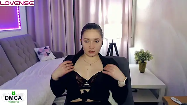 Snapshot of Sparkling_Starlet67 chatting on 02/23/26, 01:52 Sparkling Starlet67 online show from 02/23/26, 01:52