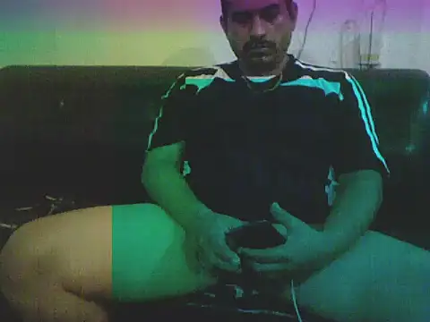 Snapshot of Faraon88 chatting on 06/11/26, 10:02 Faraon88 online show from 06/11/26, 10:02