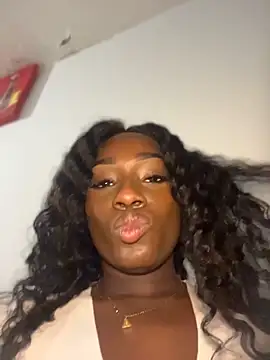 ZarahFerreira online show from 04/28/26, 02:27