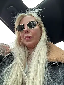 Snapshot of LisaMurr chatting on 04/29/26, 10:52 LisaMurr online show from 04/29/26, 10:52