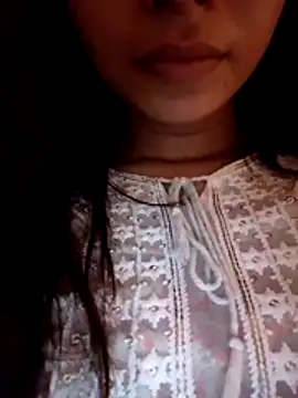 Snapshot of cute_girl_29 chatting on 07/31/26, 04:39 cute girl 29 online show from 07/31/26, 04:39