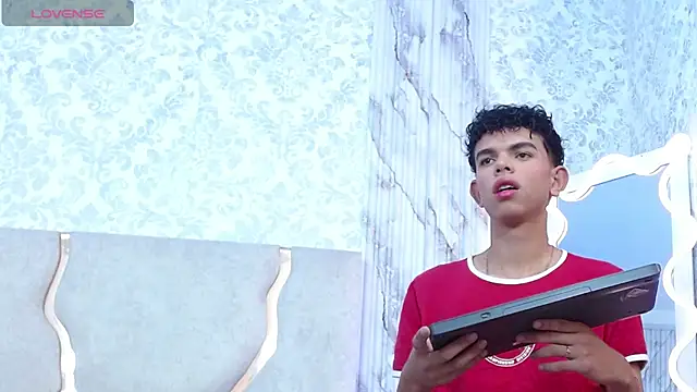 Snapshot of keahi_tay chatting on 03/04/26, 11:49 keahi tay online show from 03/04/26, 11:49