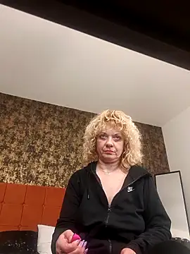 LaireeFelini online show from 02/18/26, 07:54