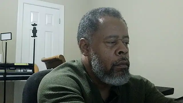 Snapshot of Cleozevo1961 chatting on 03/03/26, 08:48 Cleozevo1961 online show from 03/03/26, 08:48