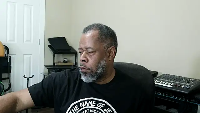 Cleozevo1961 online show from 04/17/26, 02:53