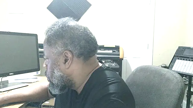Cleozevo1961 online show from 05/20/26, 11:27