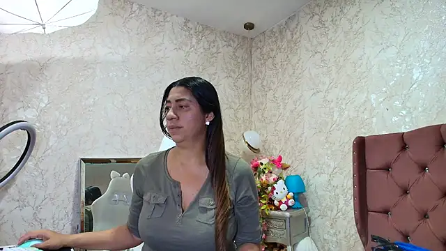 SelinaRussell online show from 05/29/26, 01:58