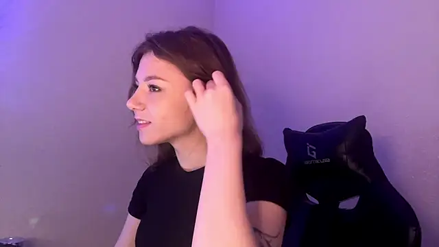 Snapshot of aera_elese chatting on 03/03/26, 02:18 aera elese online show from 03/03/26, 02:18