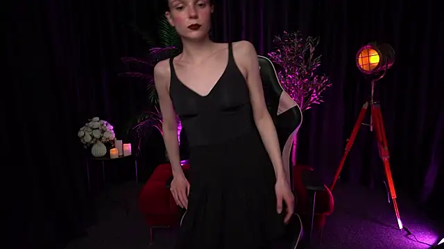 Snapshot of Wild_Alice_me chatting on 02/18/26, 04:47 Wild Alice me online show from 02/18/26, 04:47