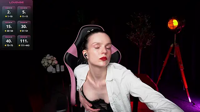 Snapshot of Wild_Alice_me chatting on 02/24/26, 03:43 Wild Alice me online show from 02/24/26, 03:43