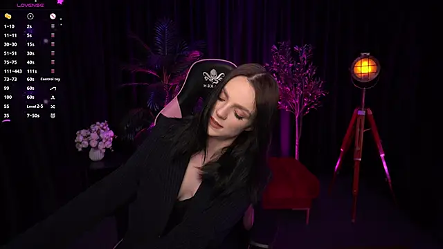 Snapshot of Wild_Alice_me chatting on 04/29/26, 03:27 Wild Alice me online show from 04/29/26, 03:27