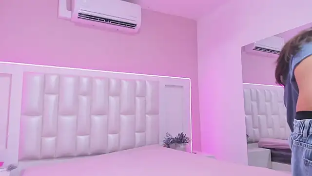 Liia Collins online show from 04/10/26, 05:17