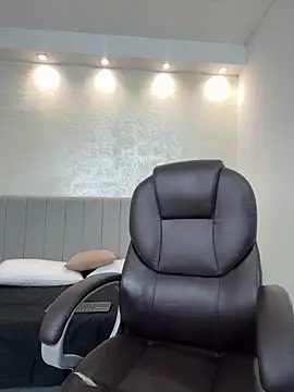 Snapshot of evans_campbell1 chatting on 02/23/26, 12:19 evans campbell1 online show from 02/23/26, 12:19