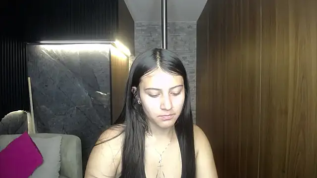 Snapshot of Sweett_liia_ chatting on 04/21/26, 07:28 Sweett liia online show from 04/21/26, 07:28