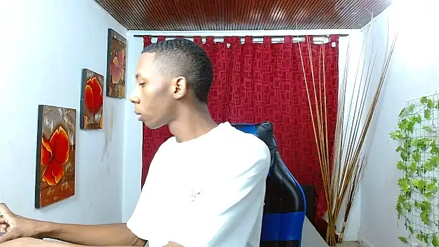 milo018 online show from 05/05/26, 02:03