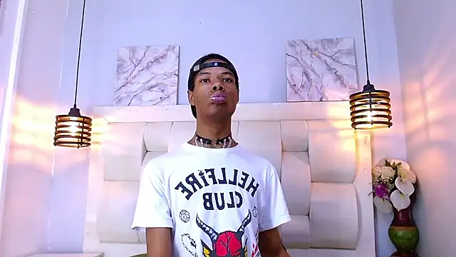 Santiago Ortiz  online show from 04/10/26, 06:56