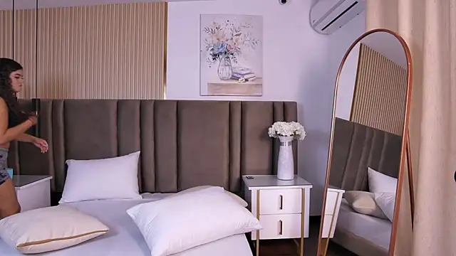 Lorenn Sweet online show from 04/11/26, 11:47