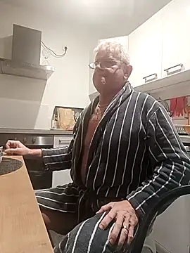 Snapshot of olivbisoumis chatting on 02/21/26, 05:41 olivbisoumis online show from 02/21/26, 05:41