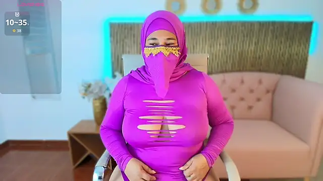 Snapshot of Nadia_Privee chatting on 02/28/26, 06:09 Nadia Privee online show from 02/28/26, 06:09