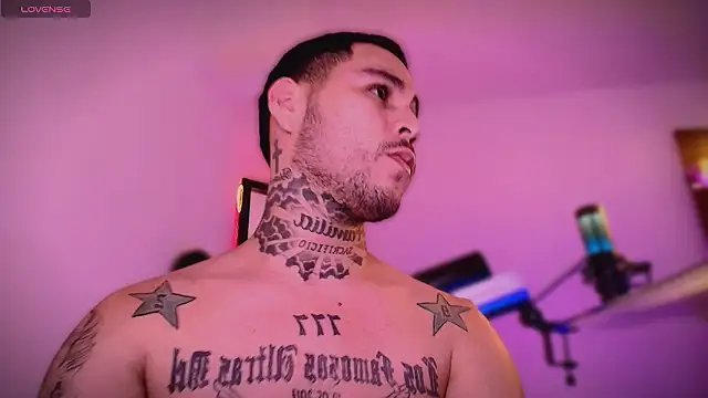 Snapshot of king_of_desire chatting on 02/27/26, 04:01 king of desire online show from 02/27/26, 04:01