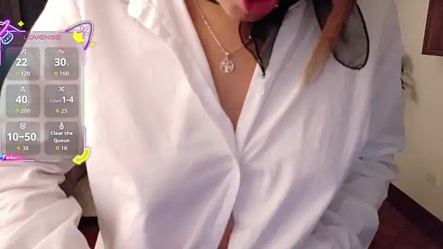 Snapshot of Alessia_Monroe_ chatting on 03/03/26, 01:28 Alessia Monroe online show from 03/03/26, 01:28