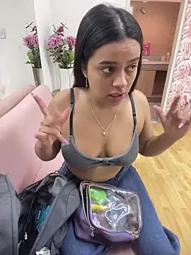 DulceQueen1 online show from 06/01/26, 12:18