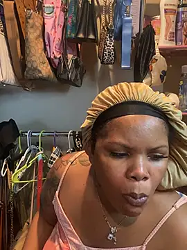 xo cashmeree online show from 02/18/26, 12:06