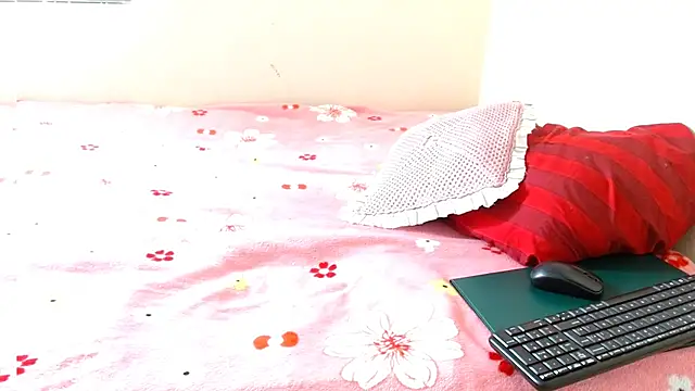 valkahot20 online show from 03/16/26, 04:22