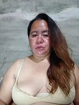 Snapshot of mature_l0ve43 chatting on 07/08/26, 12:31 mature l0ve43 online show from 07/08/26, 12:31