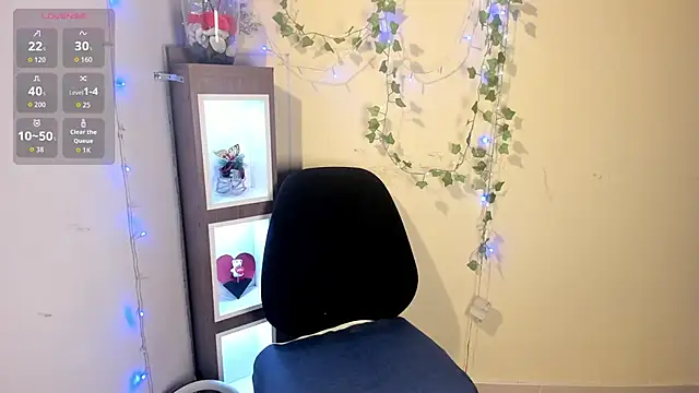 Snapshot of little__eva chatting on 05/11/26, 12:55 little eva online show from 05/11/26, 12:55