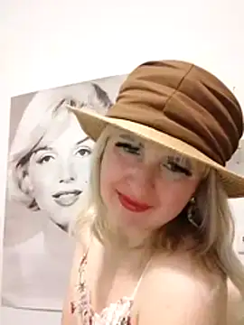 -Nefertiti- online show from 05/02/26, 09:20