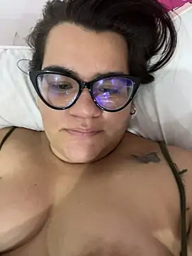 LuxuryloversCO online show from 04/15/26, 07:58