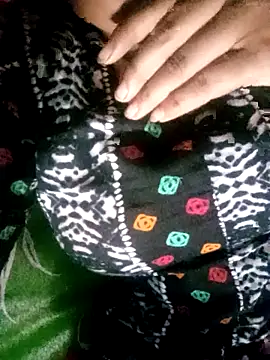 BreezySexyGirl69 online show from 04/15/26, 08:43