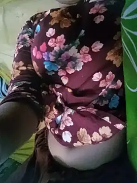 BreezySexyGirl69 online show from 06/03/26, 07:22