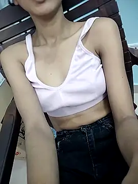 Snapshot of M_Lisha chatting on 02/23/26, 04:21 M Lisha online show from 02/23/26, 04:21