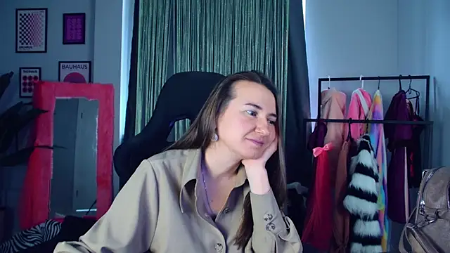 Golden Dragon online show from 04/19/26, 08:46