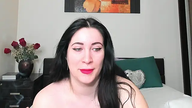 GoldenLunaa online show from 04/07/26, 04:35