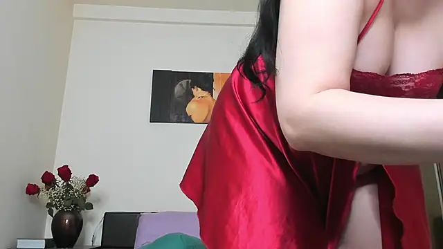 GoldenLunaa online show from 04/08/26, 04:23