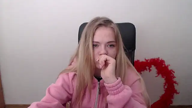 FoxiLana online show from 02/18/26, 10:11