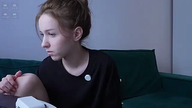Snapshot of monnymoonn chatting on 07/31/26, 06:24 monnymoonn online show from 07/31/26, 06:24