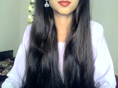 Snapshot of SIKSHA_SINGH chatting on 05/14/26, 05:53 SIKSHA SINGH online show from 05/14/26, 05:53